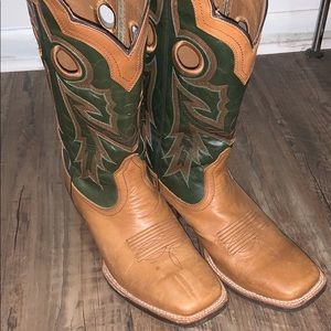 Ariat 11D boots